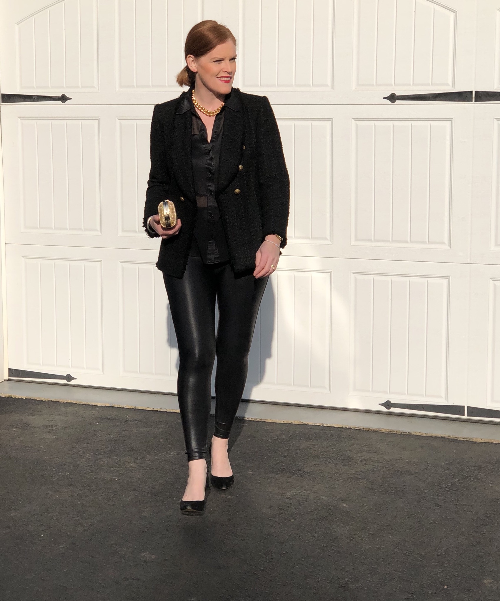 How to Style Chic All-Black Holiday Outfit